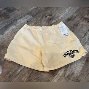 NEW with tags! Lululemon Scuba Mid-Rise Oversized Short 7"  Butter Cream XL